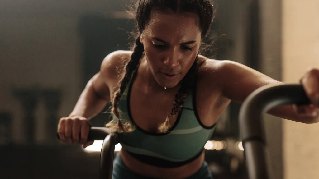 Чем заменить бег, если болят колени или спина